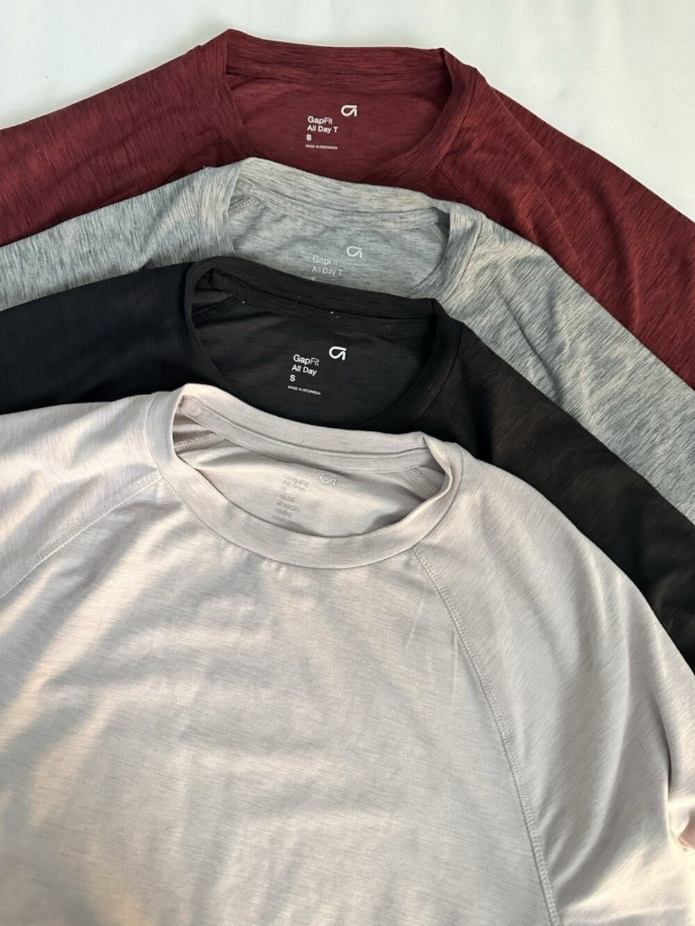 GAP Fit Everyday T-shirt Small (Bundle 4x) - Black Grey Pink Maroon